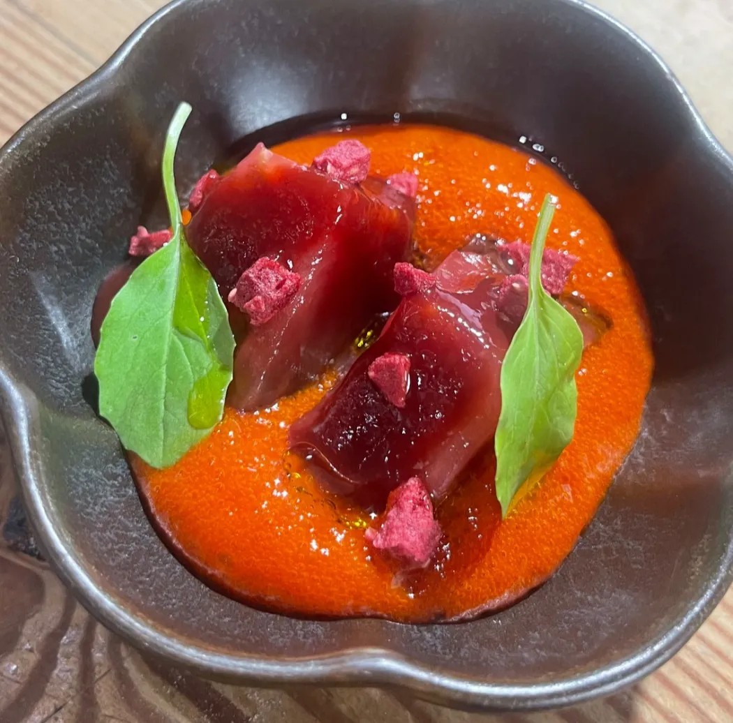 Image alt description