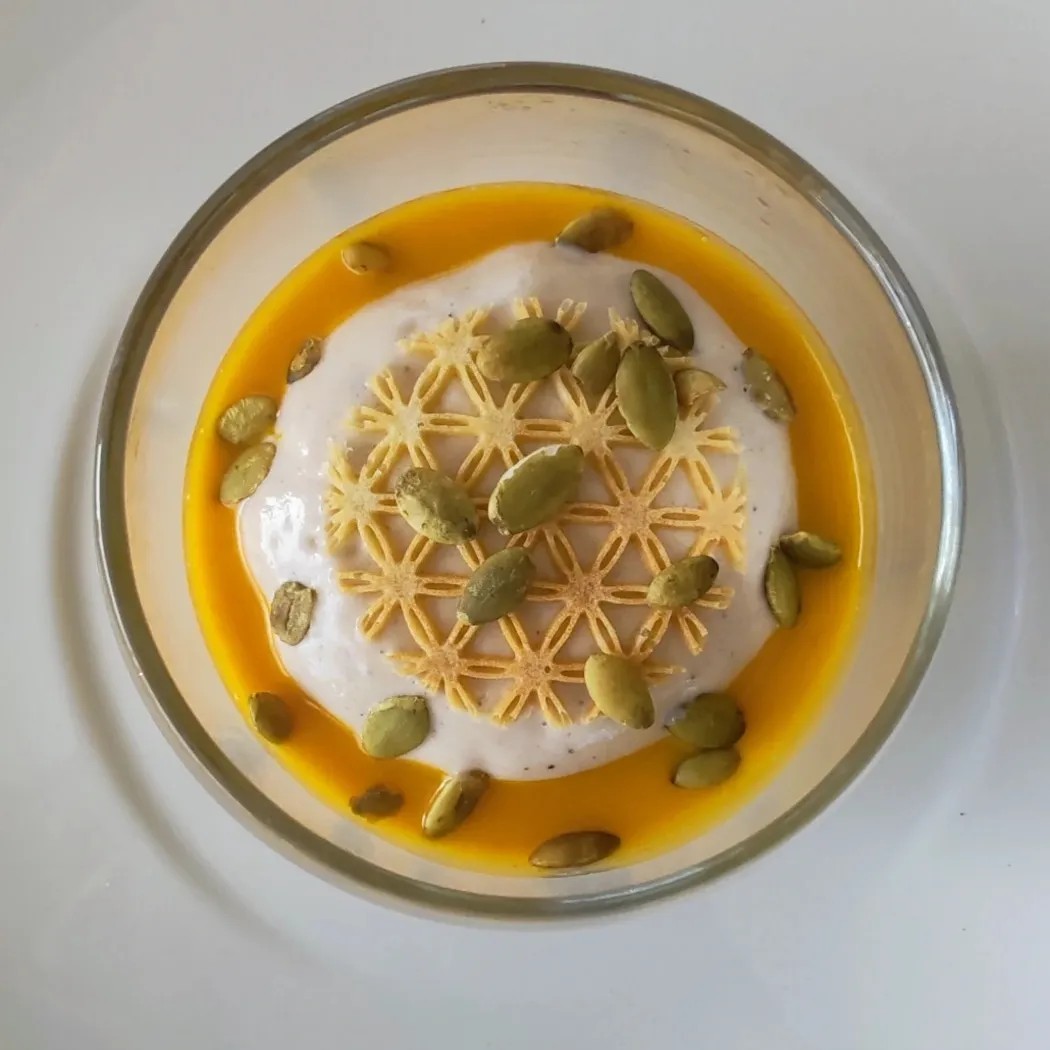 Image alt description