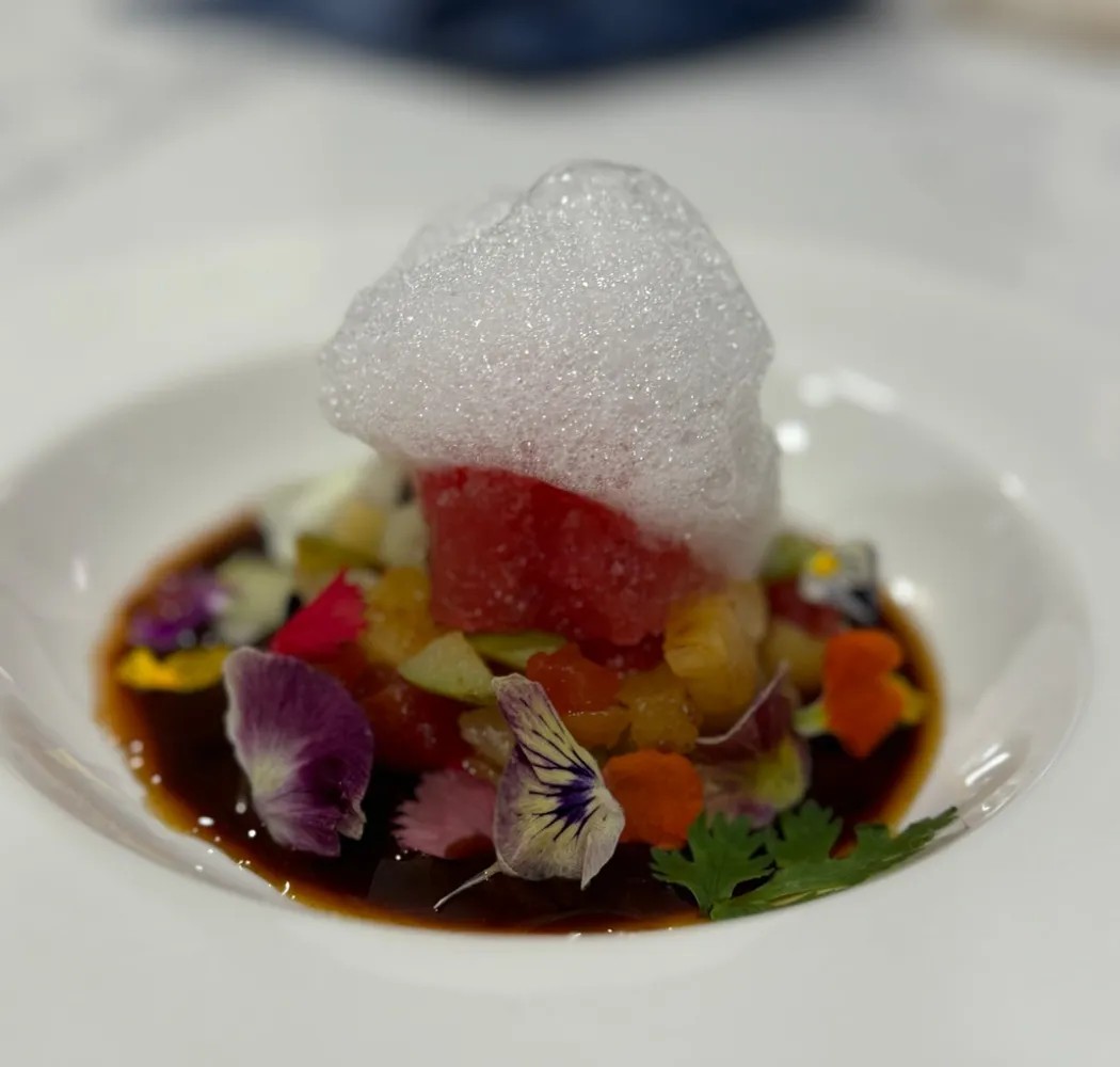 Image alt description