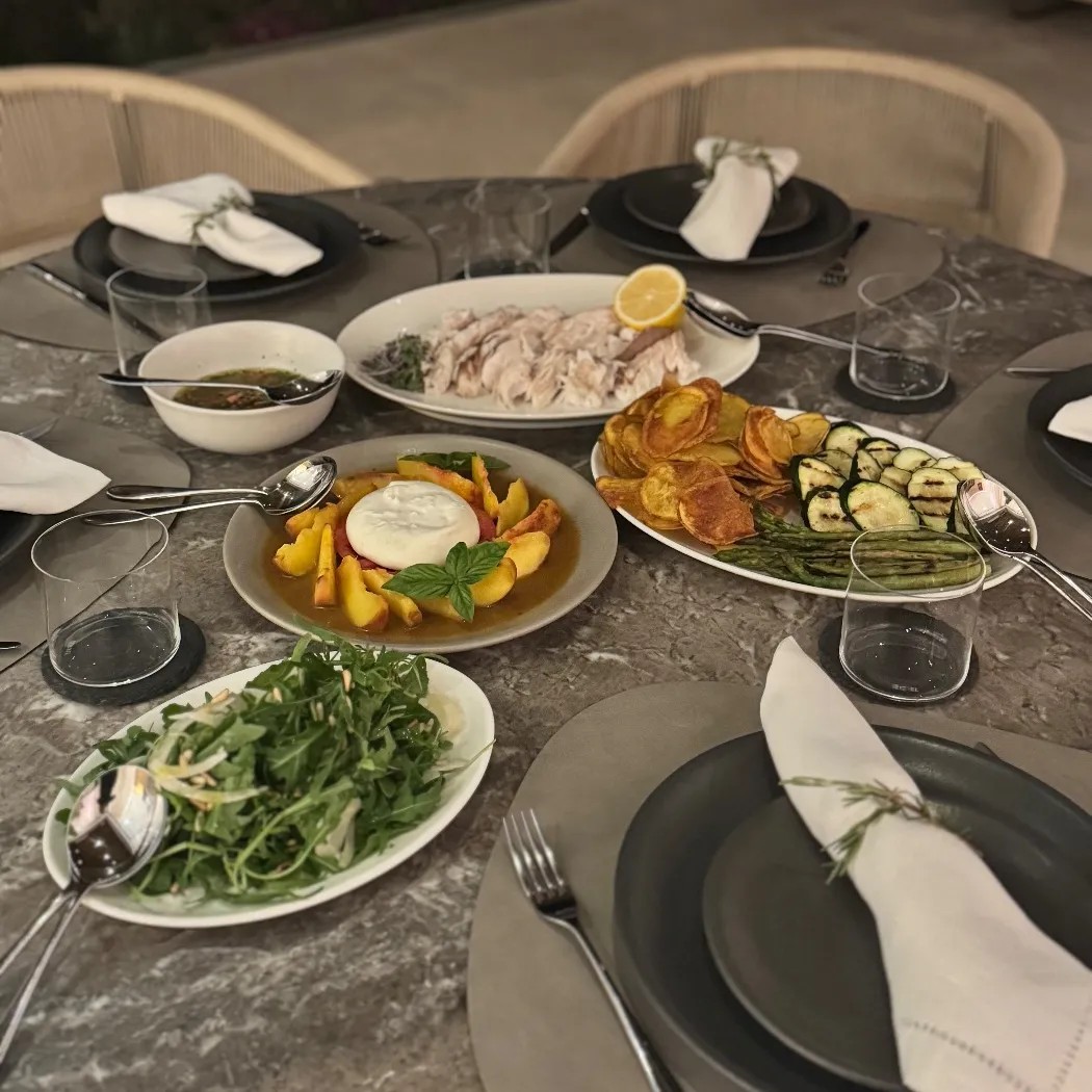 Image alt description