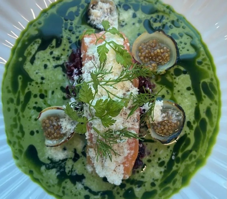 Image alt description