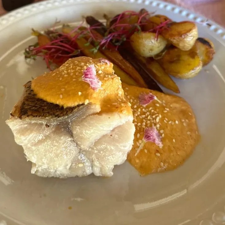 Image alt description