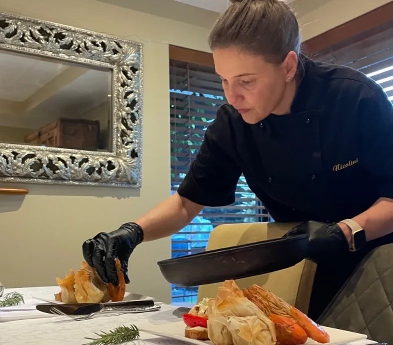 Image alt description