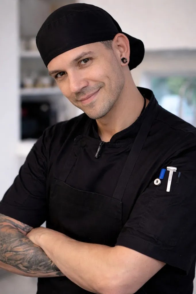 Image alt description