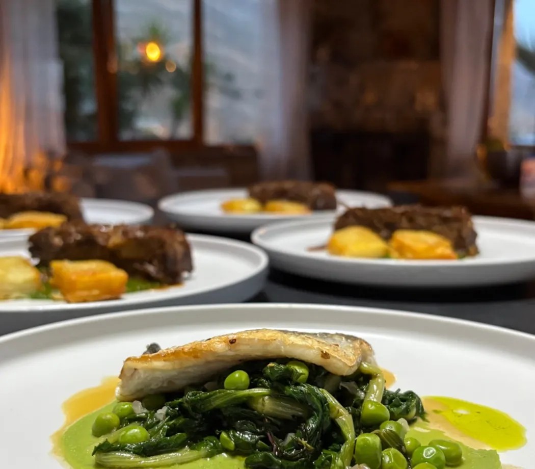 Image alt description