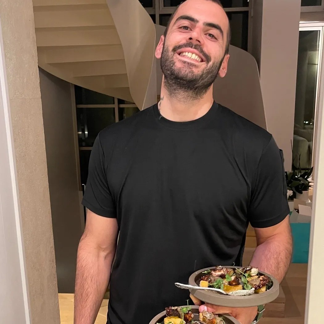 Image alt description