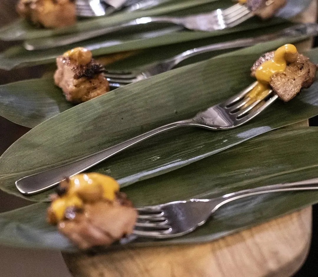 Image alt description