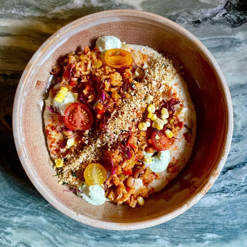 Image alt description