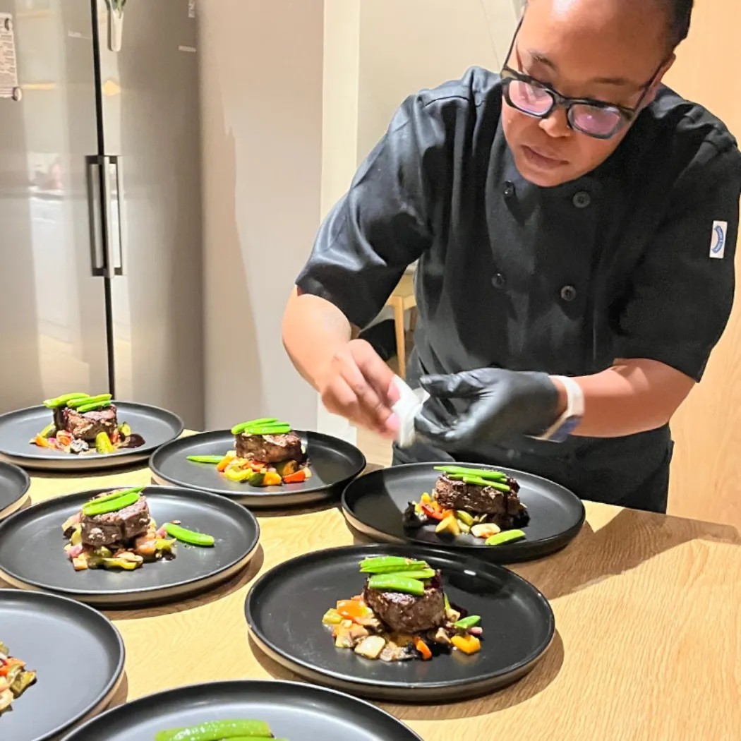 Image alt description