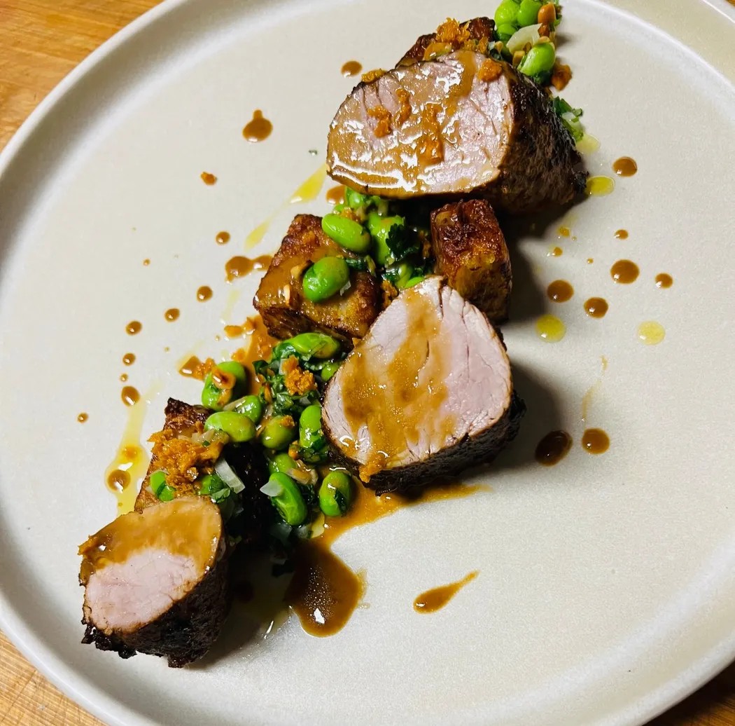 Image alt description