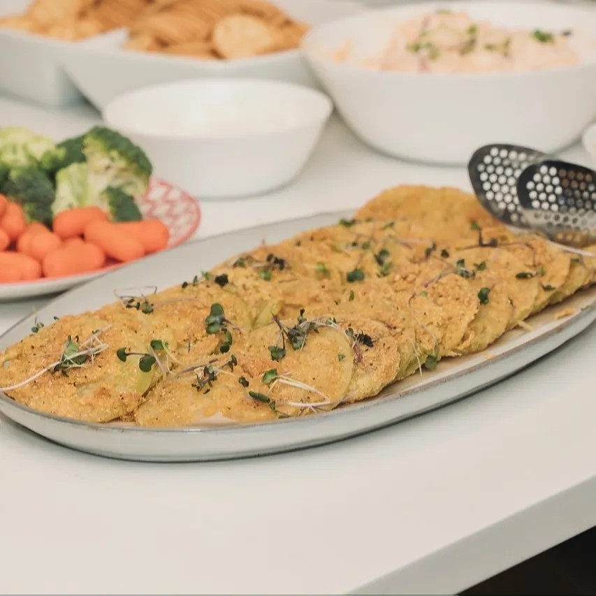 Image alt description