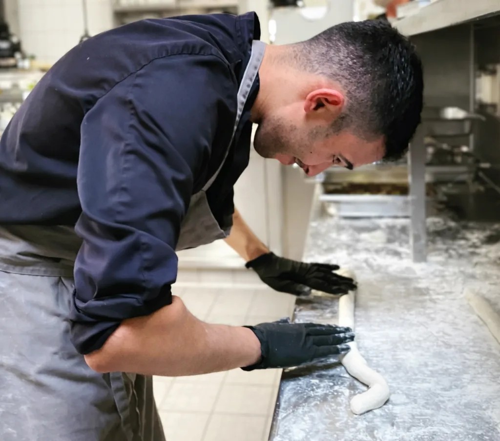 Image alt description