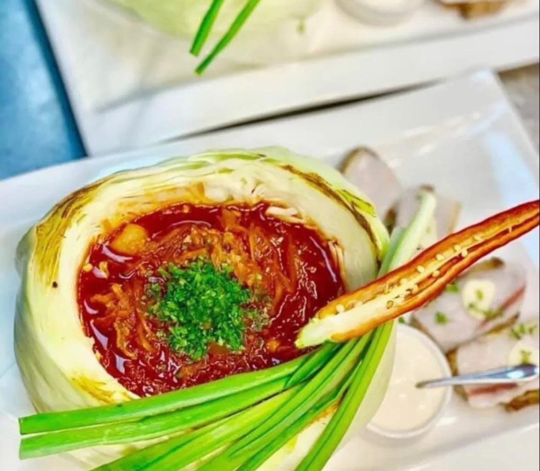 Image alt description