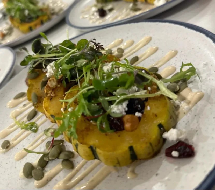 Image alt description