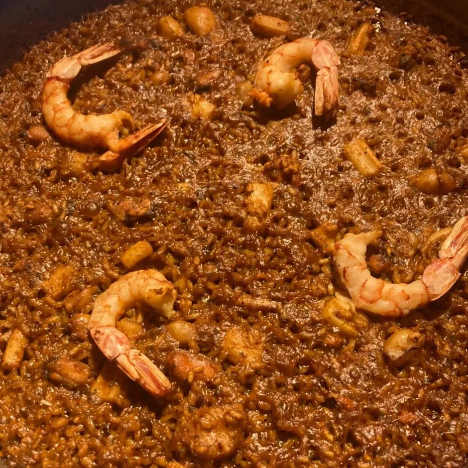 Image alt description