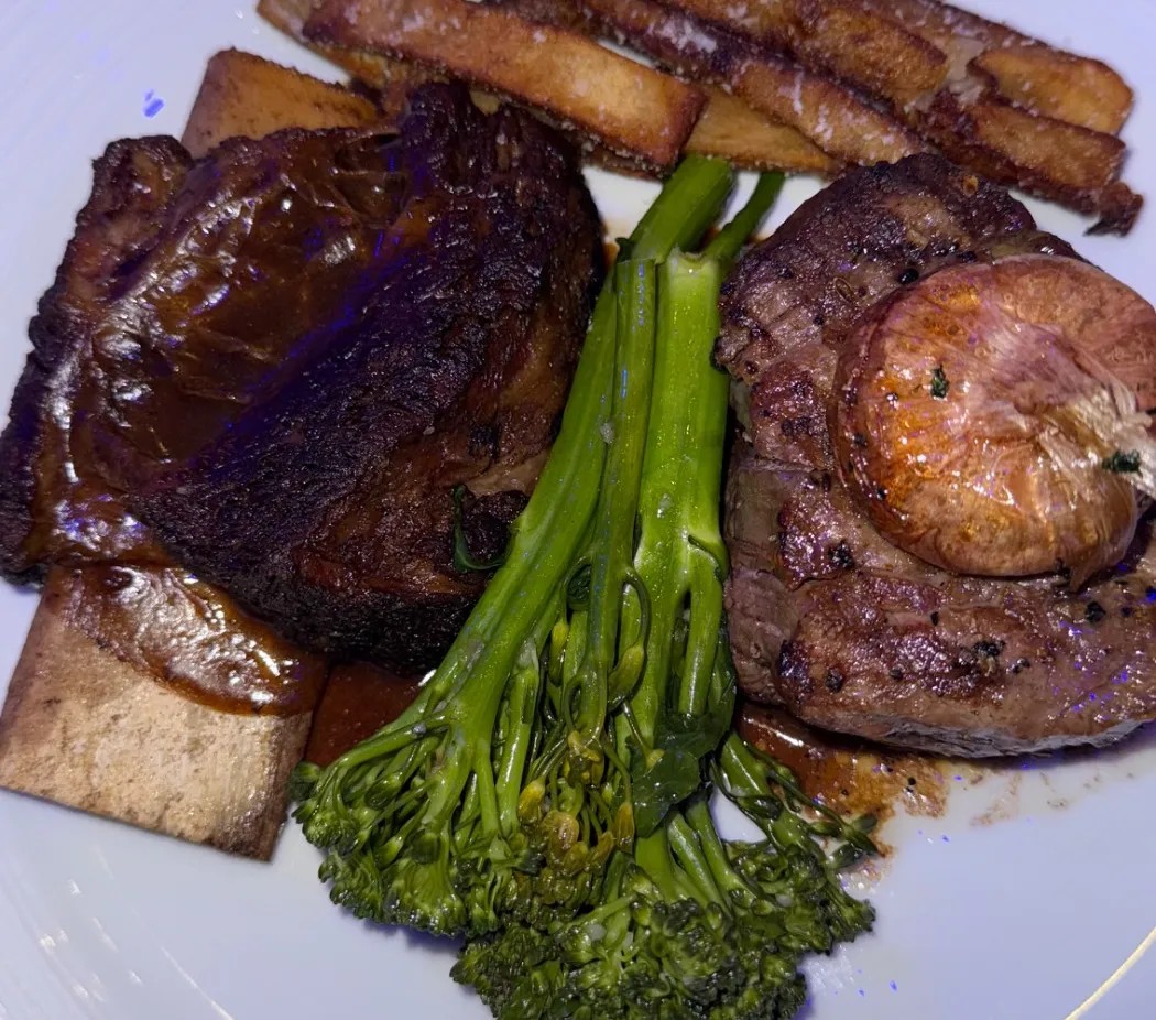 Image alt description