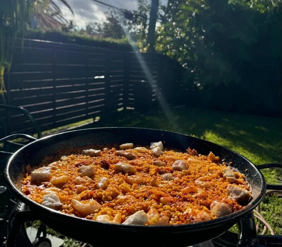 Image alt description