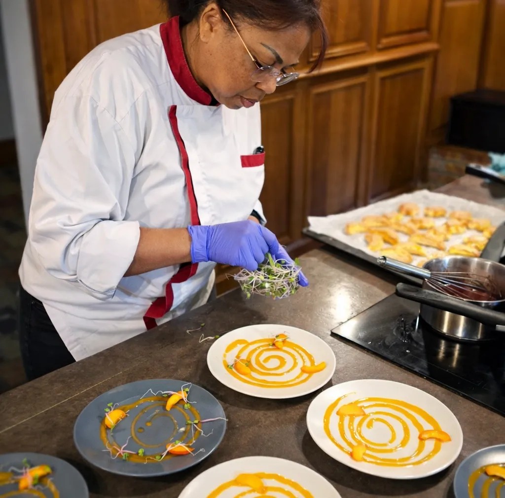 Image alt description