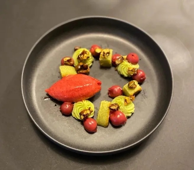 Image alt description