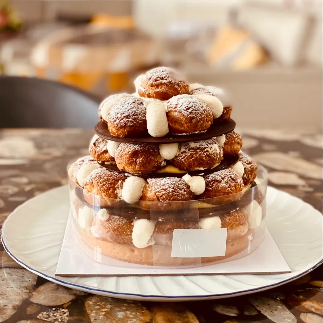 Image alt description