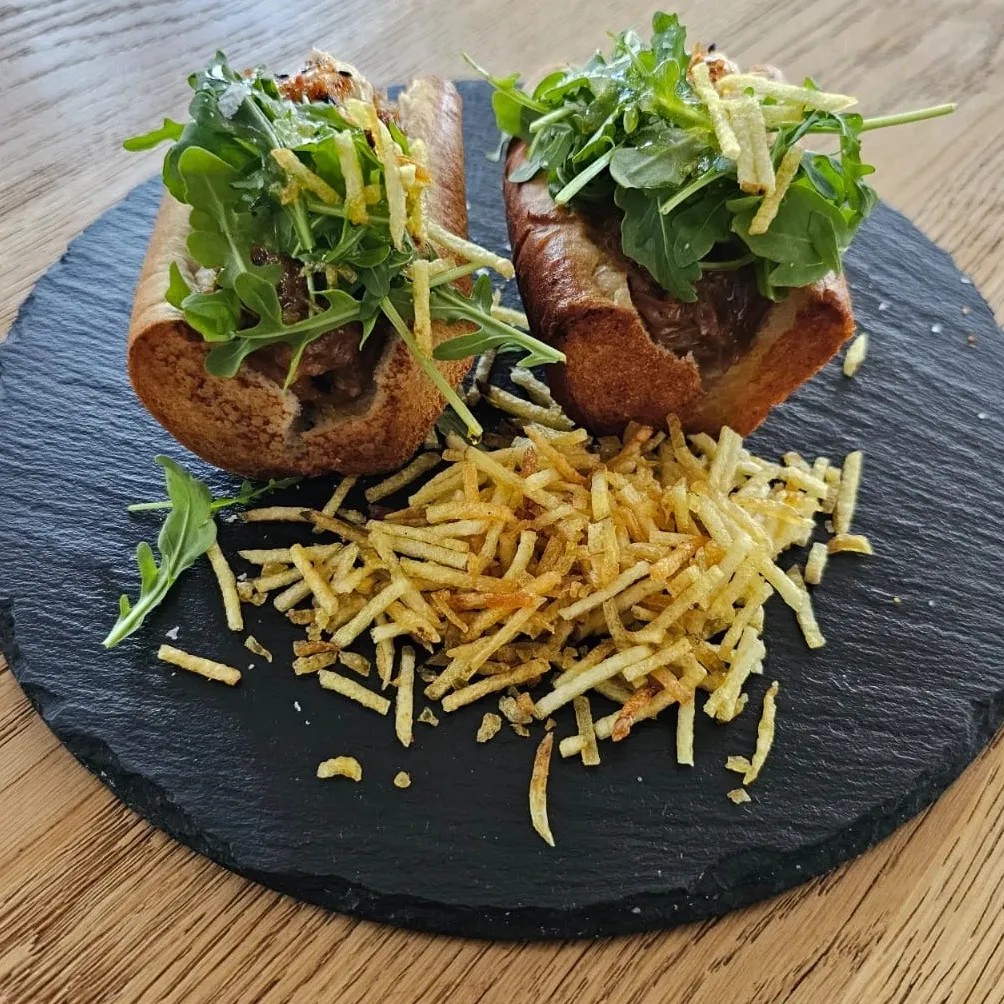 Image alt description