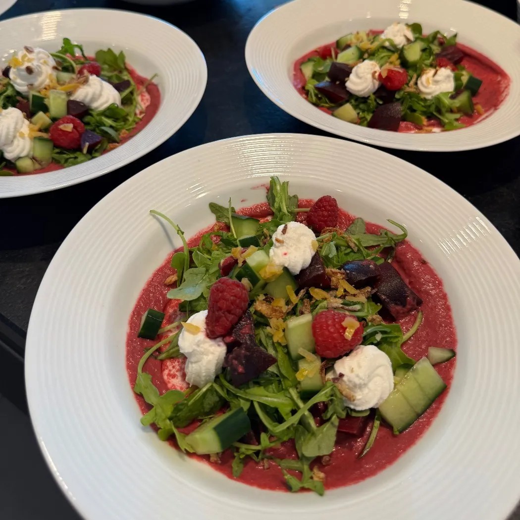 Image alt description