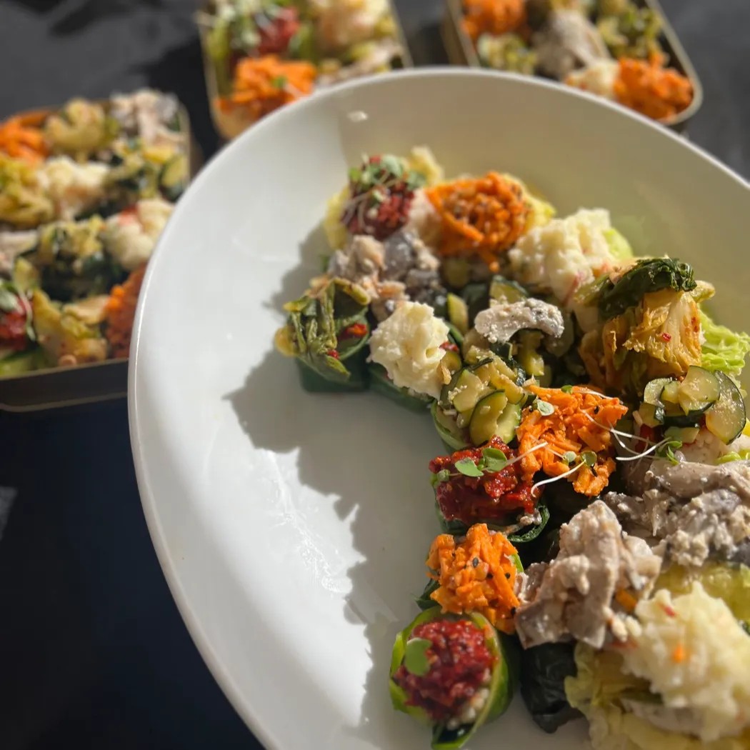 Image alt description