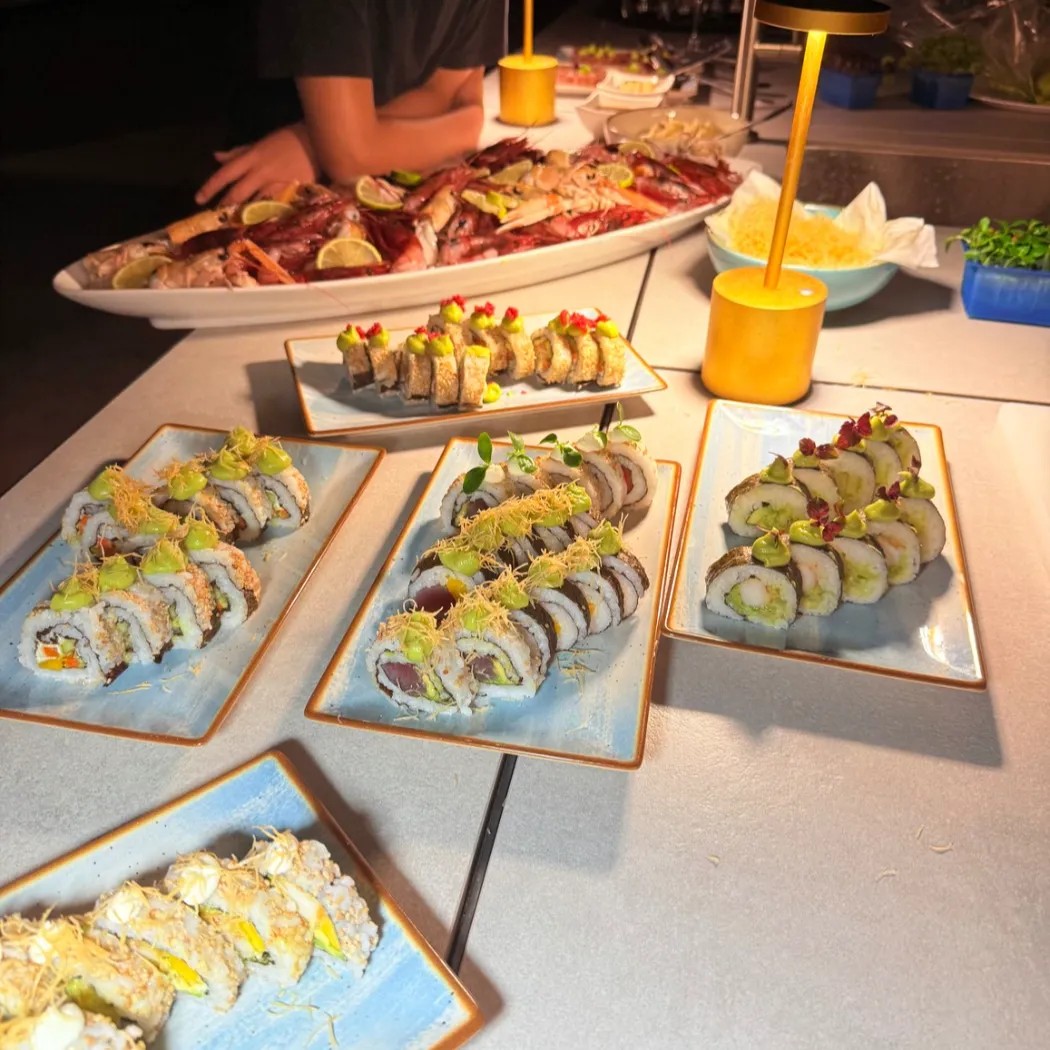 Image alt description