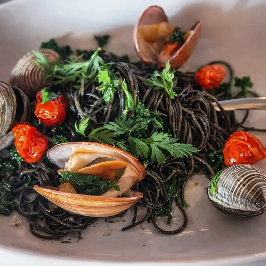 Image alt description