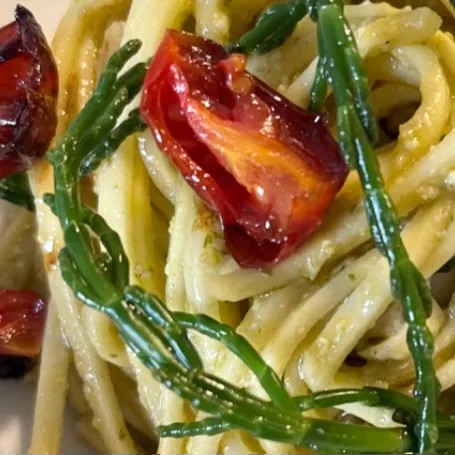 Image alt description