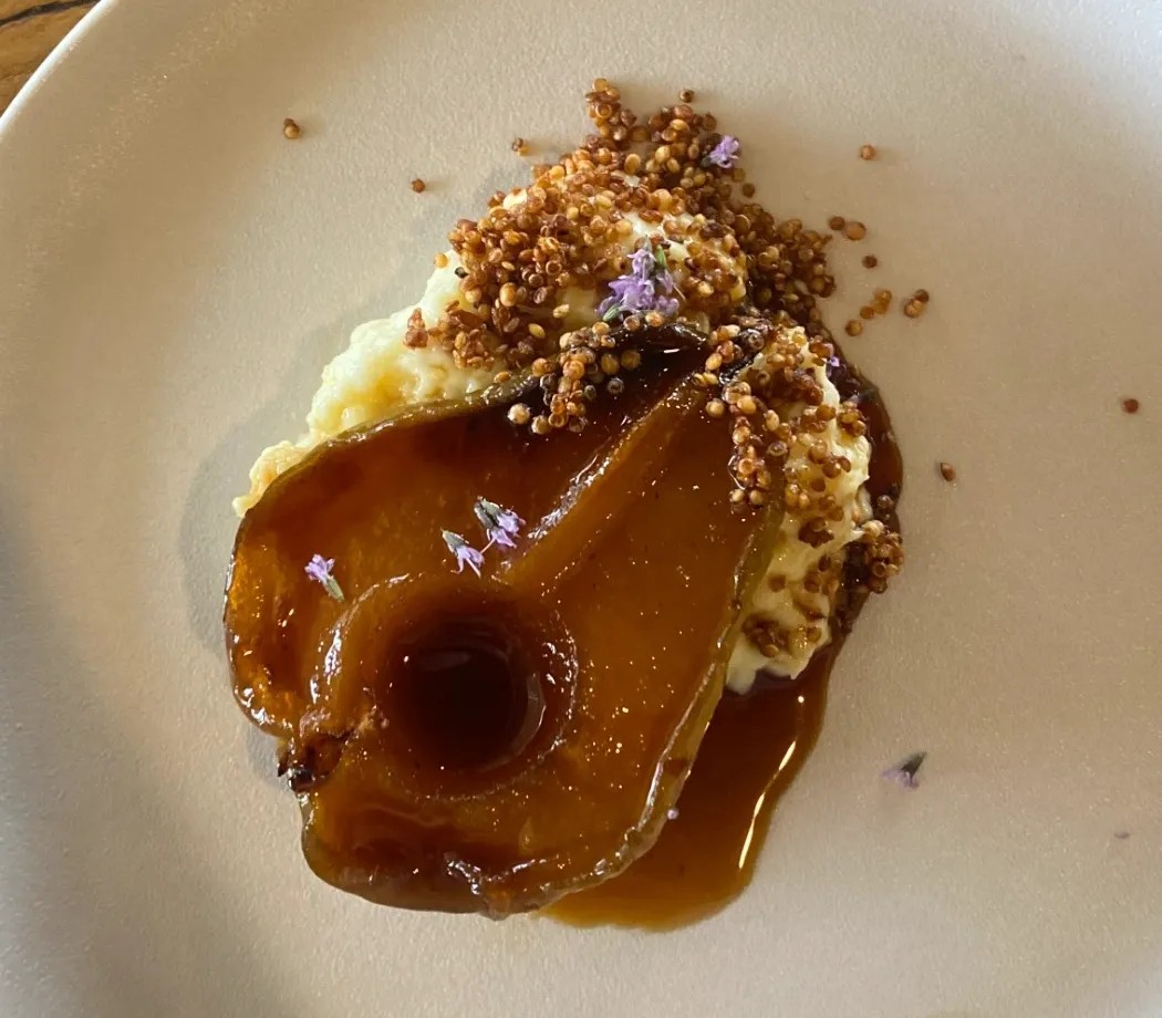 Image alt description