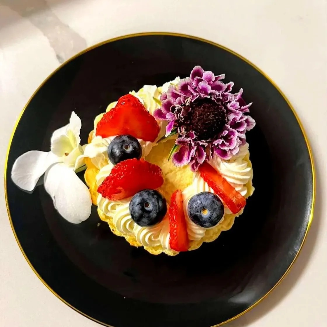 Image alt description