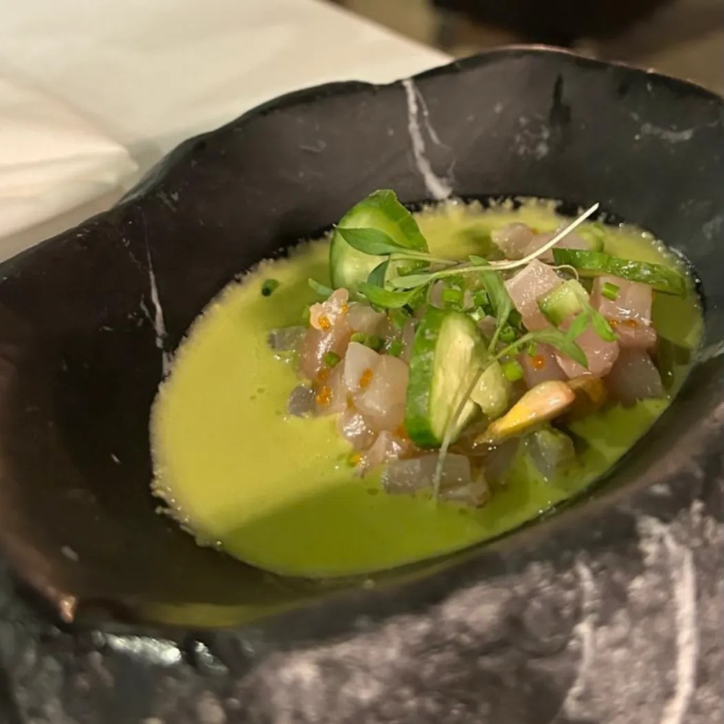 Image alt description