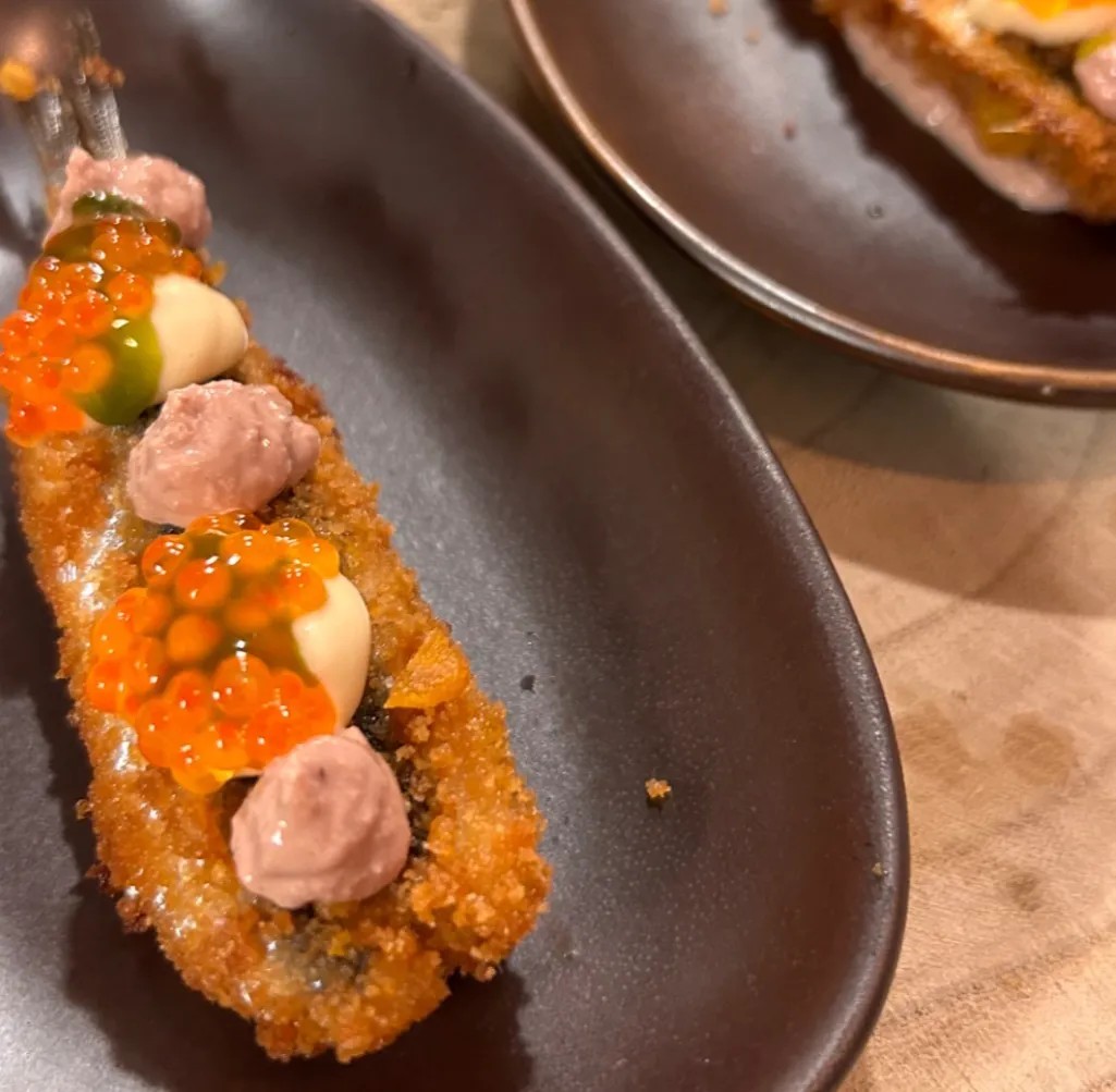 Image alt description