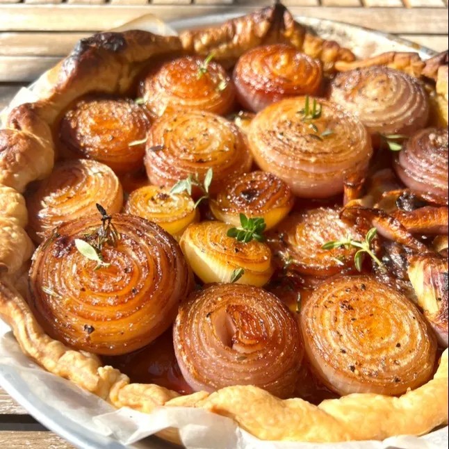 Image alt description