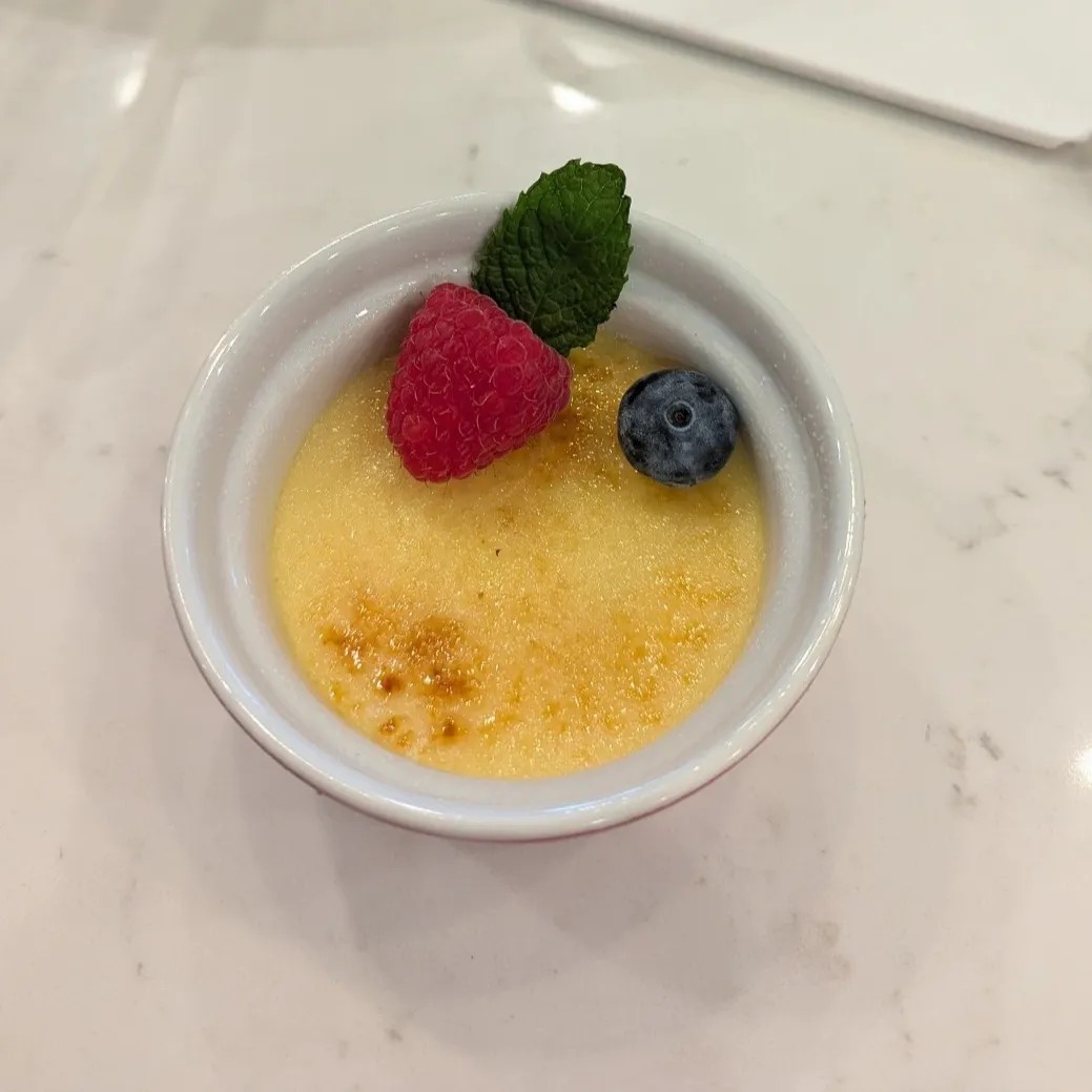 Image alt description