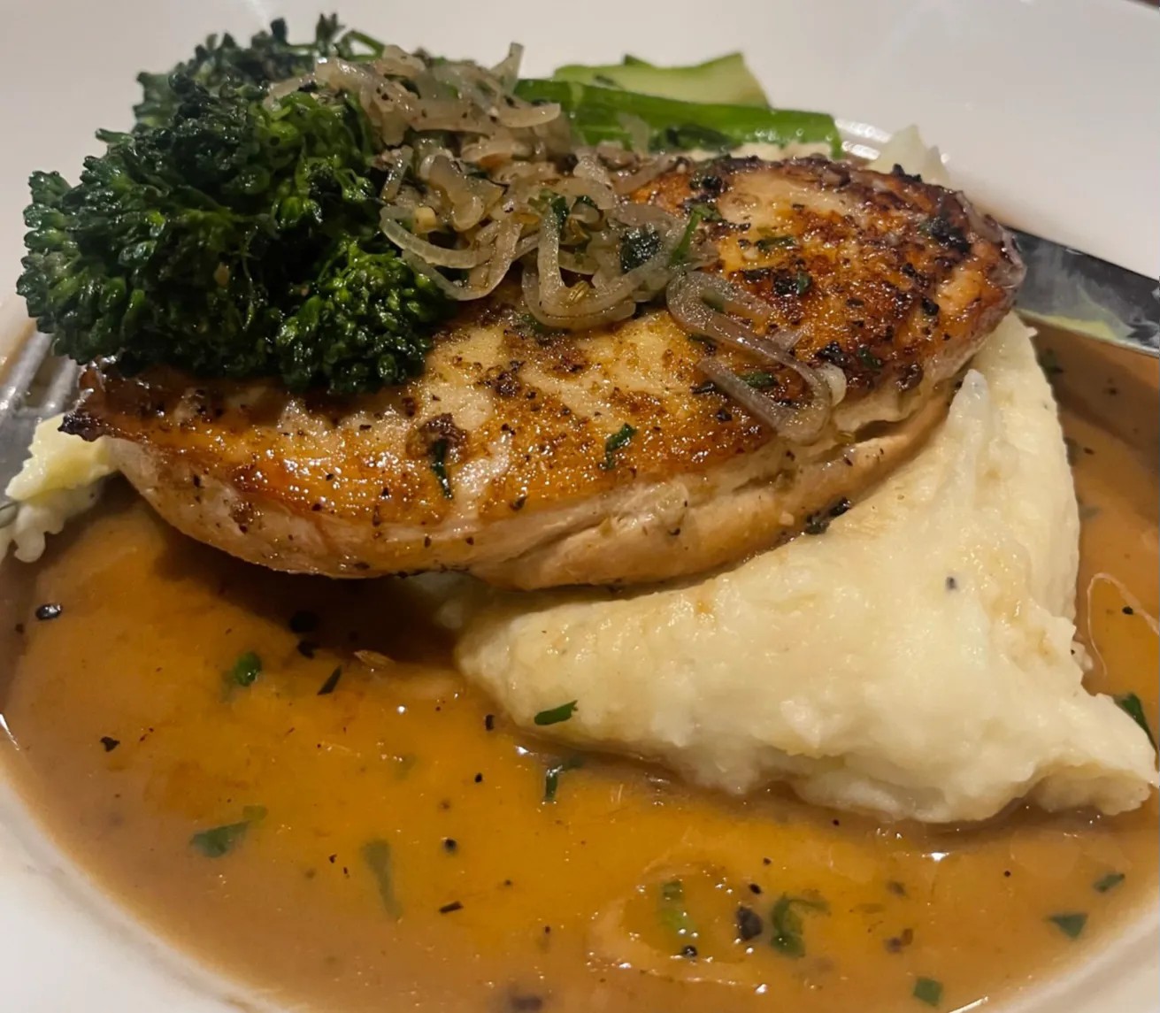 Image alt description