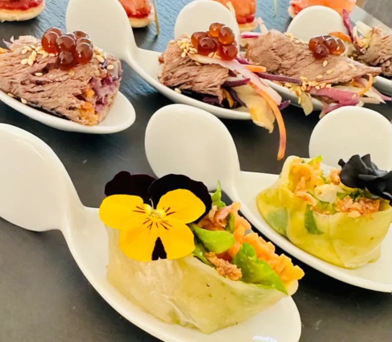 Image alt description