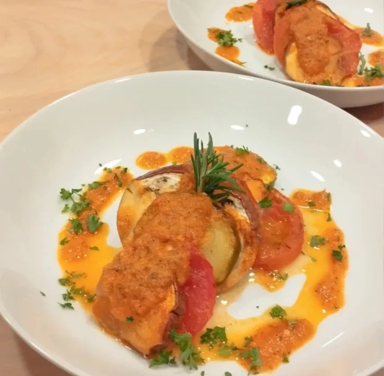 Image alt description