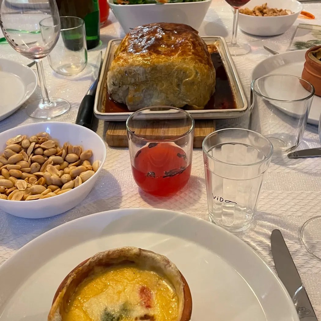 Image alt description