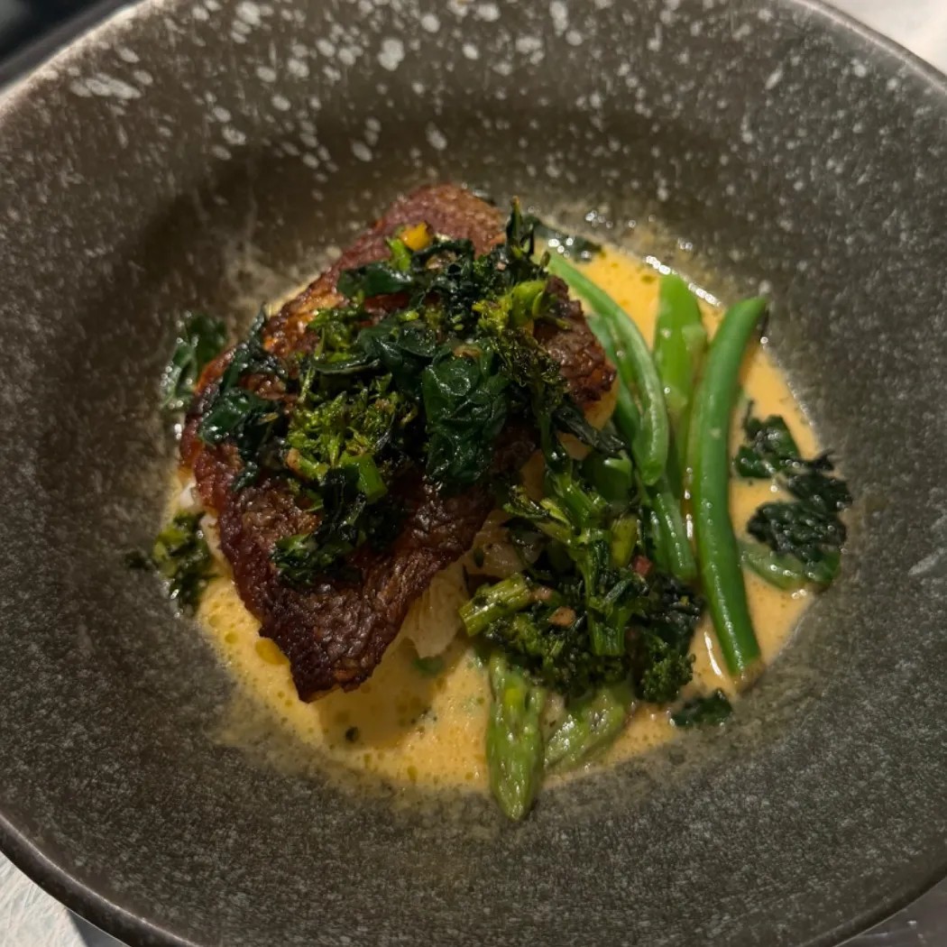 Image alt description