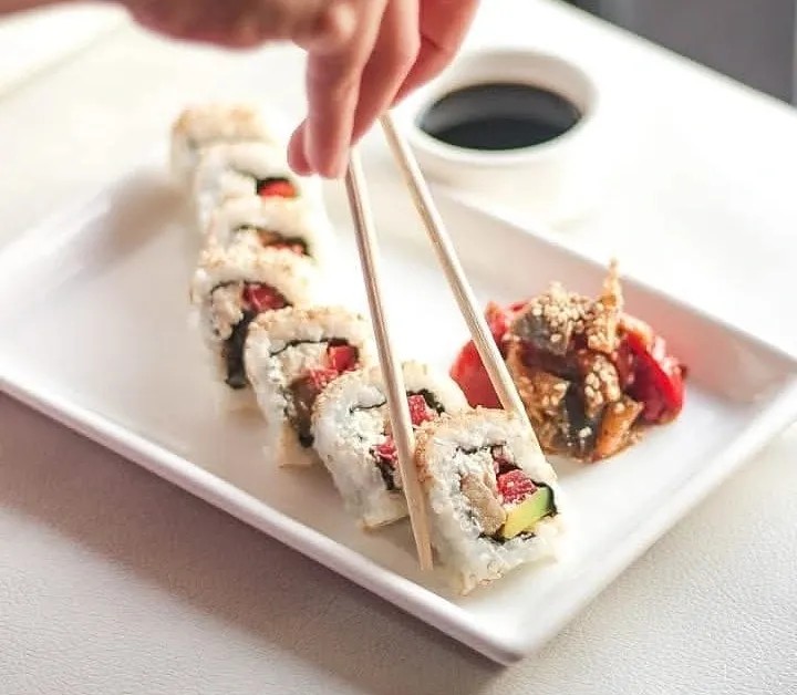 Image alt description