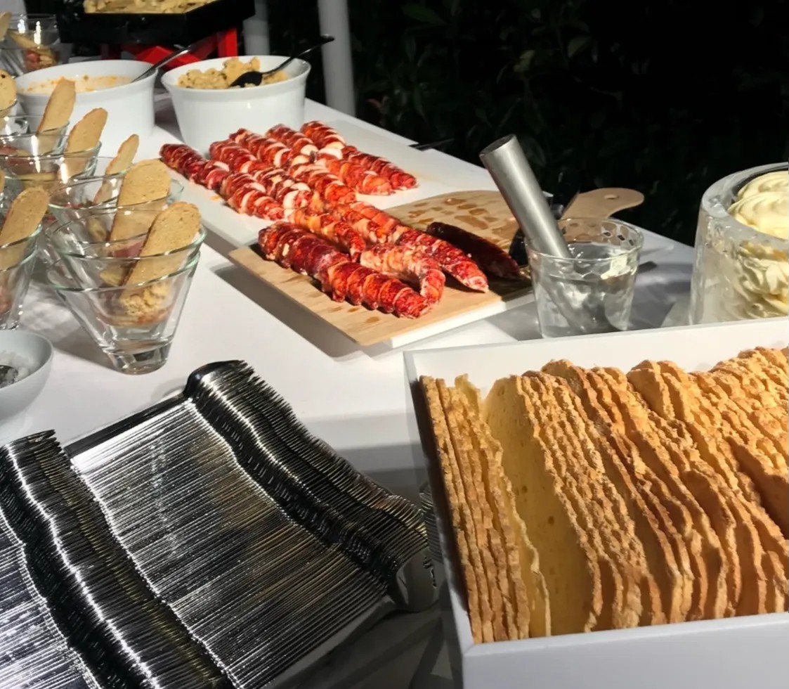 Image alt description