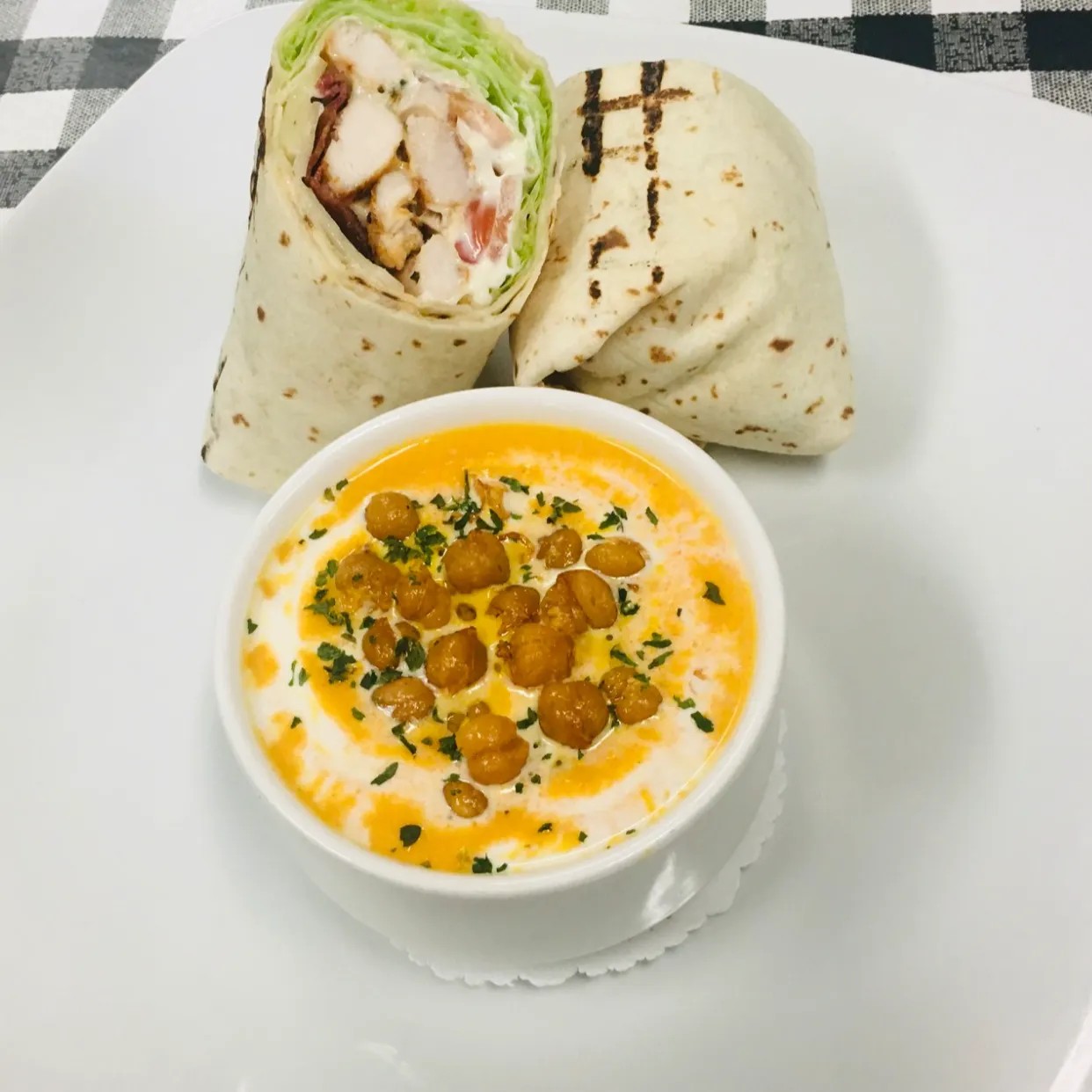 Image alt description