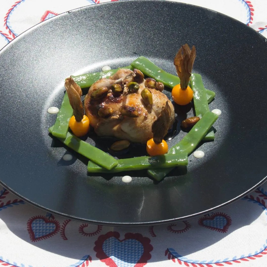 Image alt description