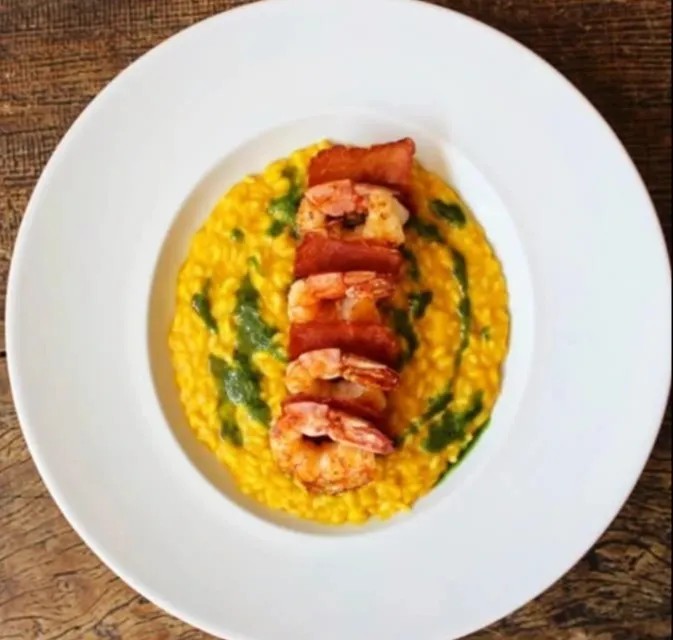 Image alt description