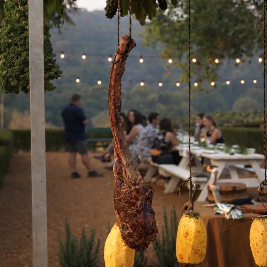 Image alt description