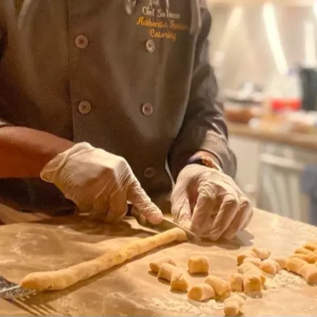 Image alt description