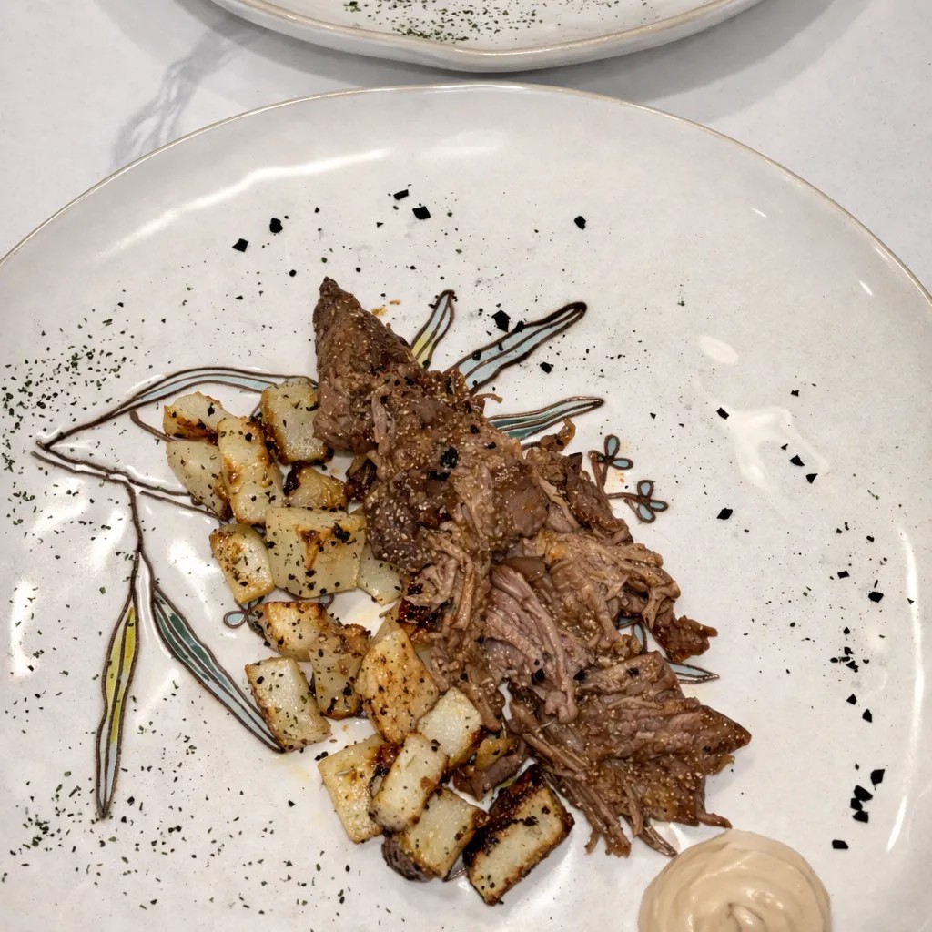 Image alt description