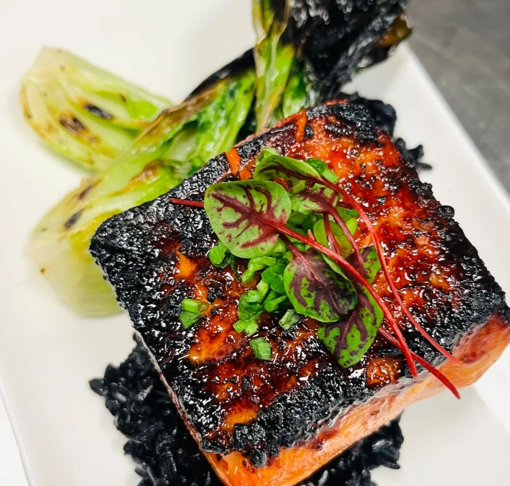 Image alt description